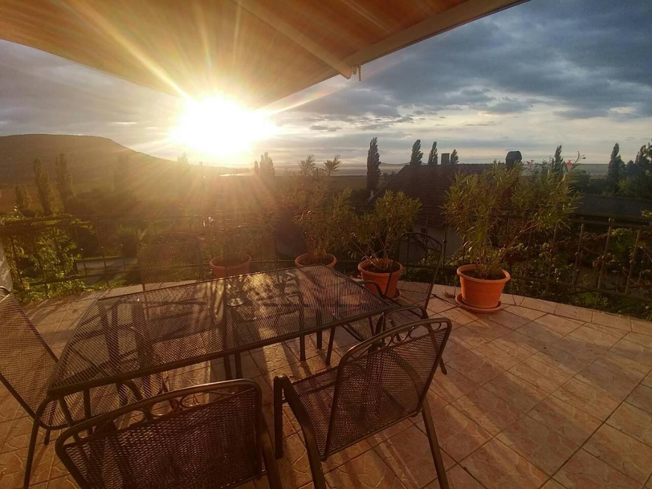 Szigligeti Panorama Apartmanhaz Экстерьер фото